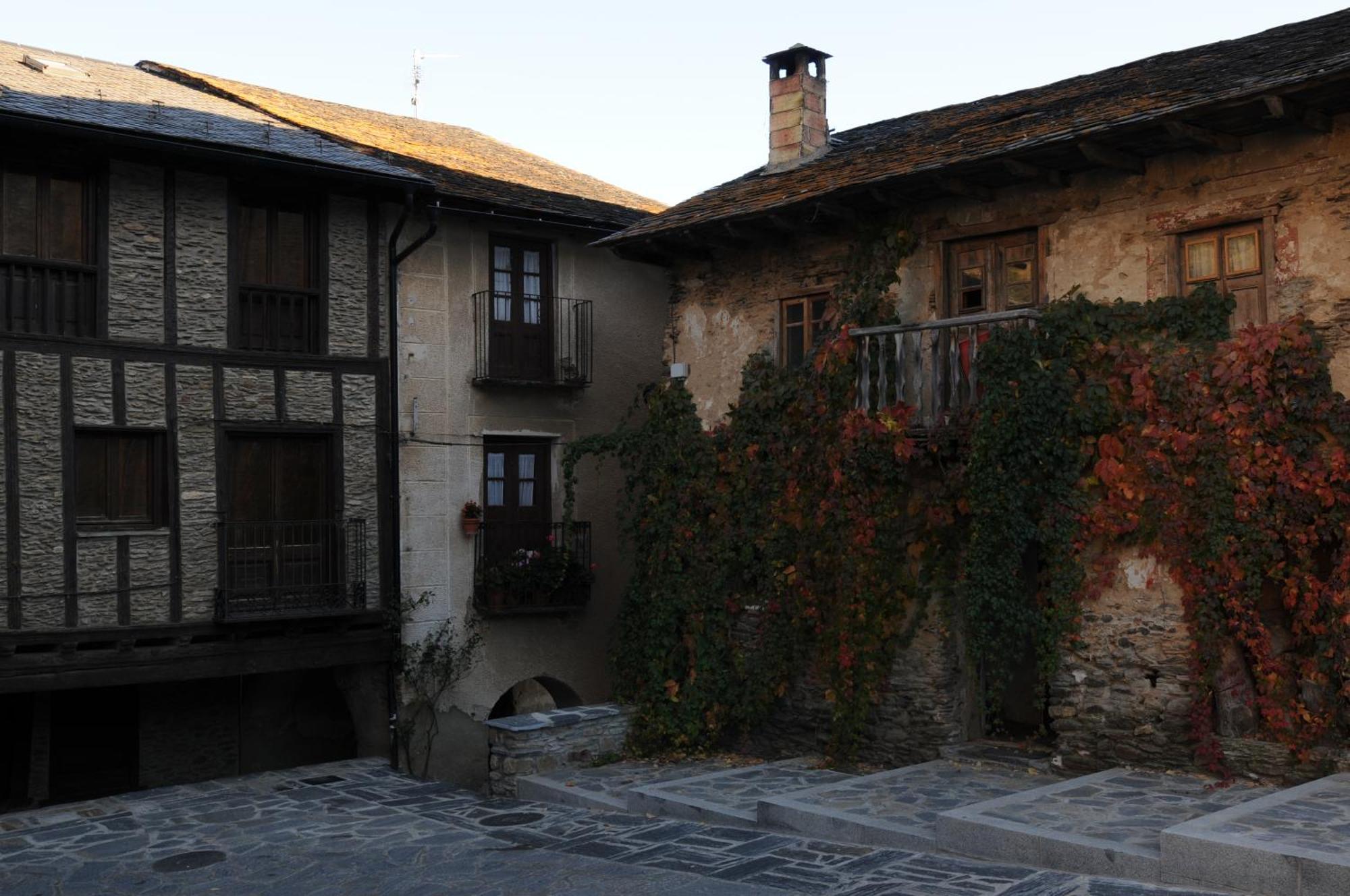 Tirvia Casa Rural La Comella المظهر الخارجي الصورة